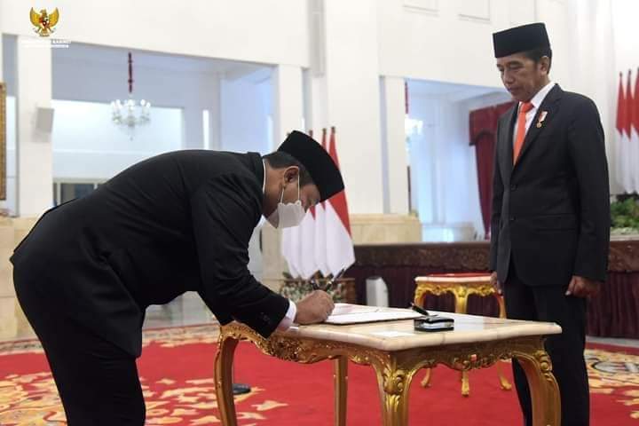  Presiden Lantik Hendrar Prihadi Sebagai Kepala LKPP