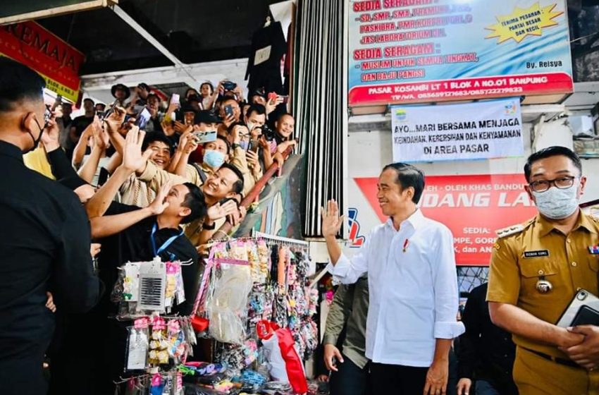  Presiden Jokowi Salurkan Bantuan BLT BBM dan BSU Kepada Penerima Manfaat