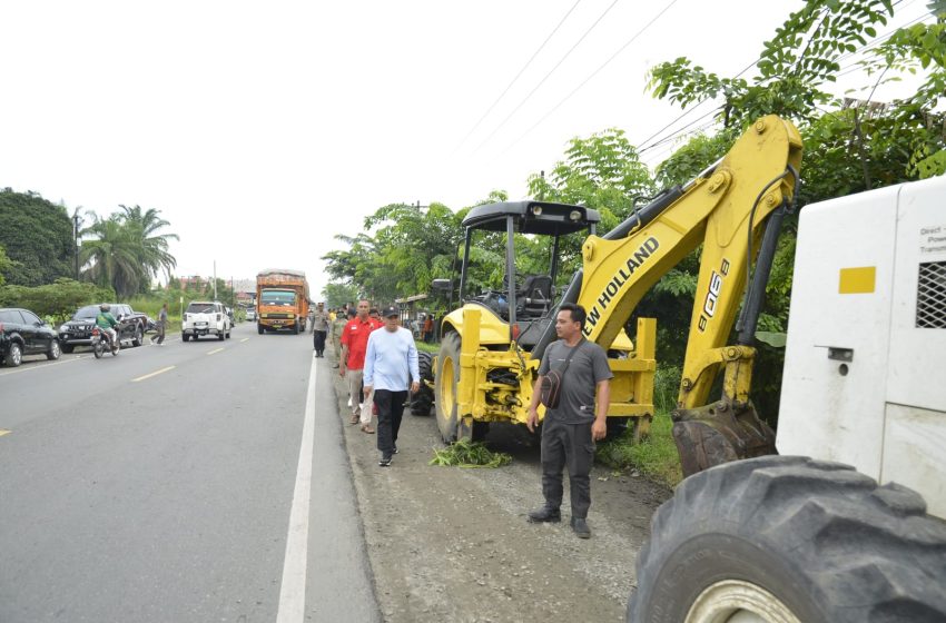  Bupati Zahir Giatkan Gotong Royong dan Salurkan Bantuan di Seluruh Desa di Batu Bara