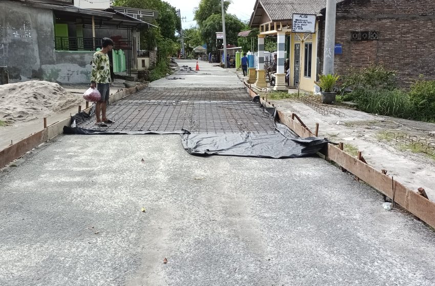  Rekanan Pemborong Peningkatan Jalan Rahmadsyah Desa Kampung Lalang Nyaris Ricuh dengan Warga, Ini Penyebabnya? 