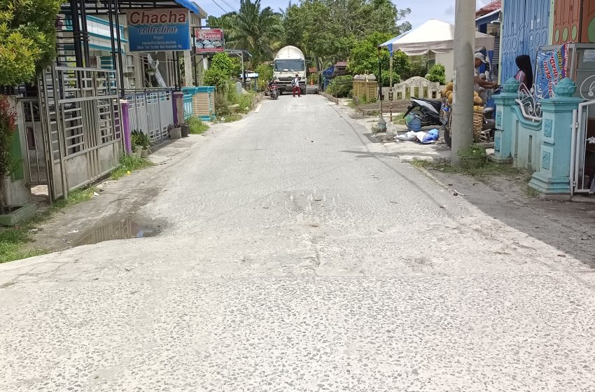  Pembiaran Oleh Oknum Pejabat Dinas PUTR, Pekerjaan Jalan Rahmadsyah Tidak Sesuai Spesifikasi