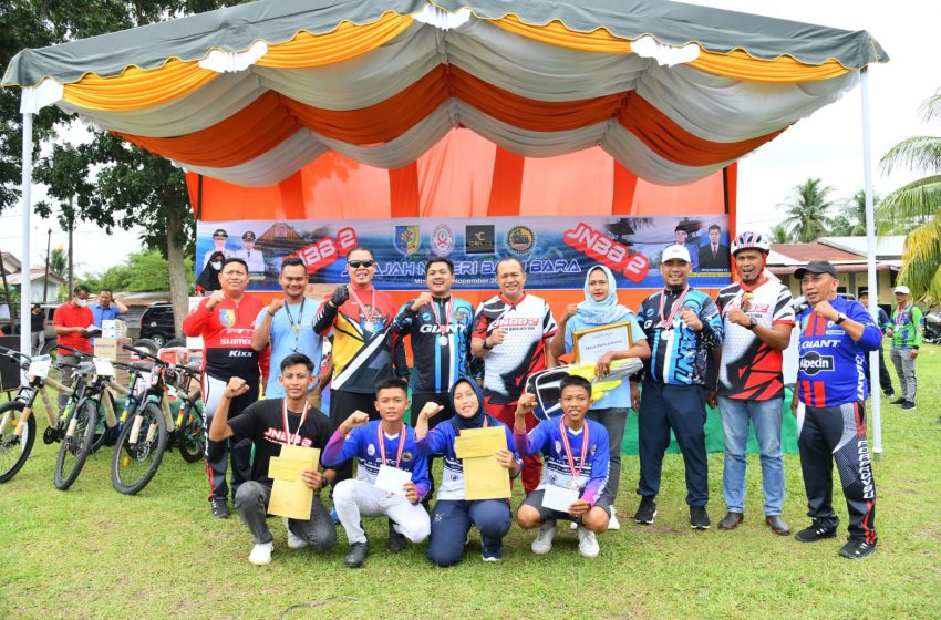  Bupati Zahir Lepas 450 Peserta Gowes Bareng Jelajah Negeri Batu Bara ke-2