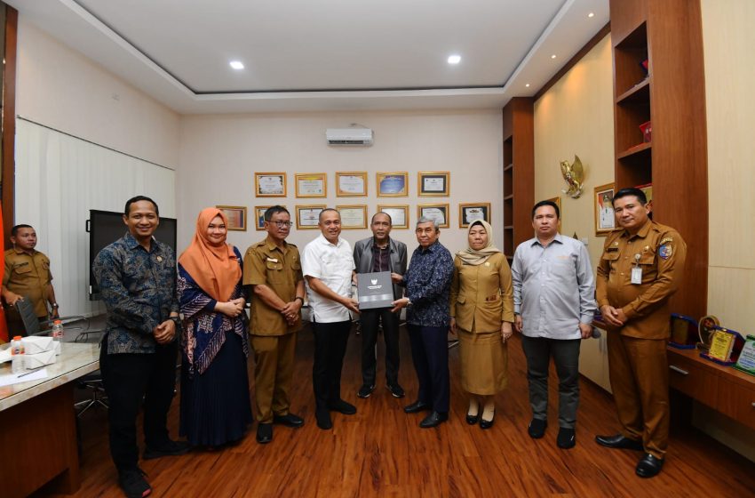  Bupati Zahir Terima Kunjungan Komisi Informasi Provsu