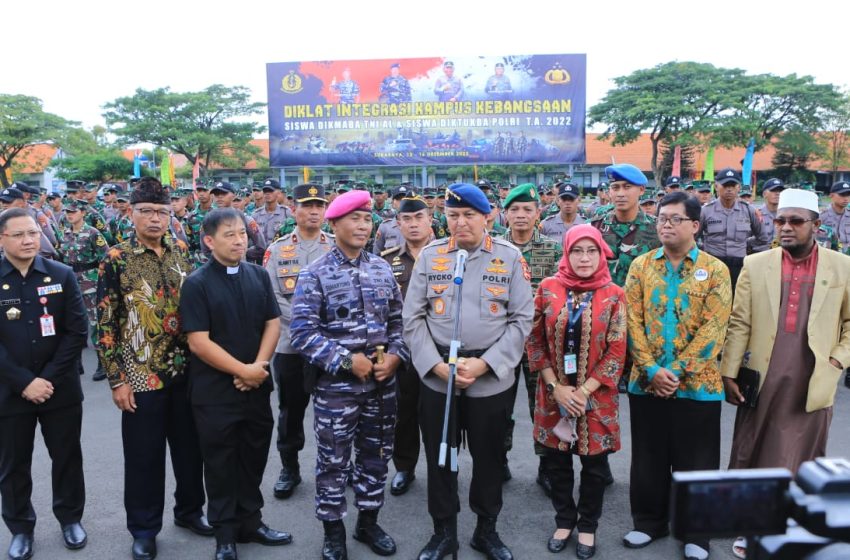  Kalemdiklat Polri Hadiri Penutupan Diklat Integrasi Kampus Kebangsaan TNI dan Polri TA 2022