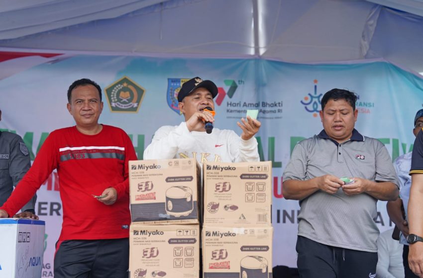  Sambut Hari Akmal Bakti ke-77 Kemenag, Ribuan Warga Ikuti Senam Sehat