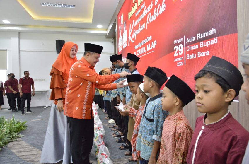  Bupati Zahir Launching Buku Komunikasi dan Kebijakan Publik