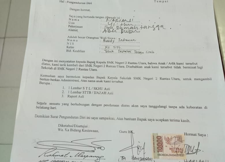  SMKN 2 Labuhan Batu Paksa Tanda Tangan Wali Murid Undur Diri Dari Sekolah, Terlalu.!