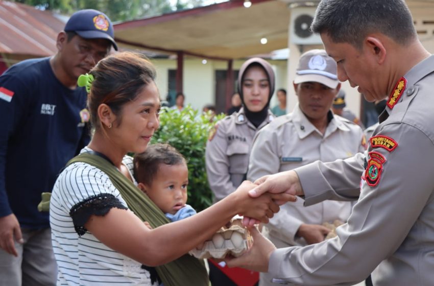  Kapolrestabes Medan Berikan Bantuan kepada Anak Penderita Stunting