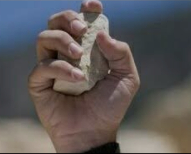  Miris, Seorang Pelajar SMK Negeri Berlumuran Darah Akibat Dilempar di Kawasan Teladan