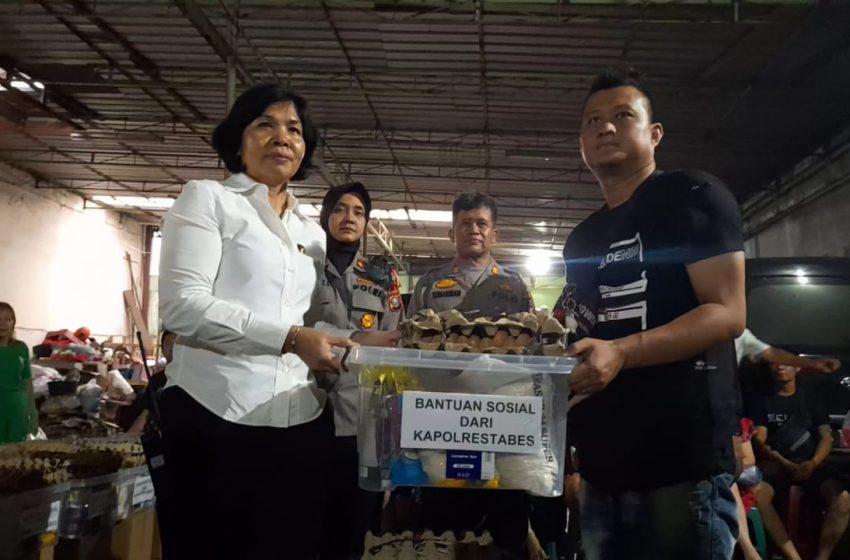  Ringankan Beban Korban Kebakaran, Polrestabes Medan Berikan Trauma Healing dan Sembako
