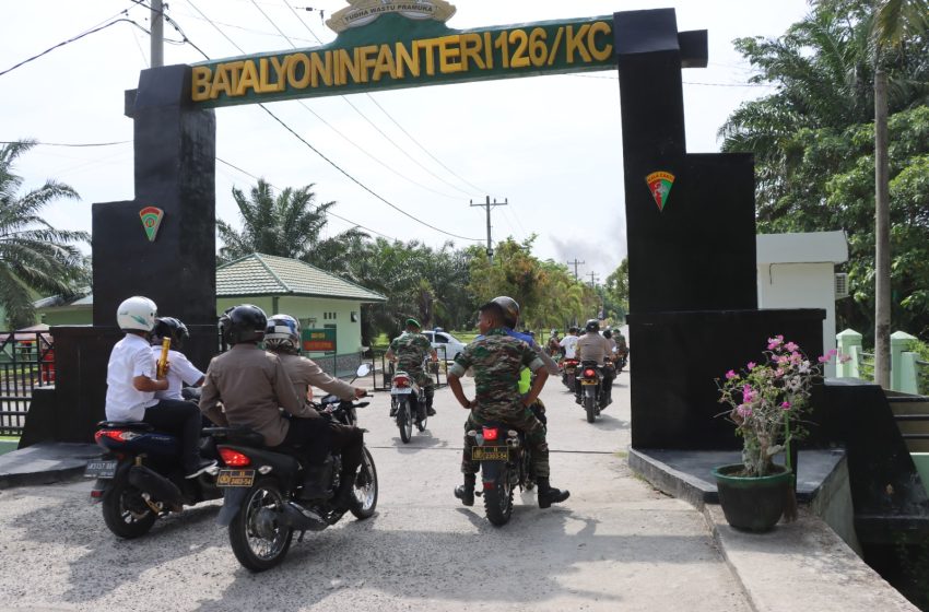  Puluhan Sepeda Motor Yang dipimpin Kapolres Batu Bara Geruduk Mako Yonif 126 Kala Cakti, Ada Apa?