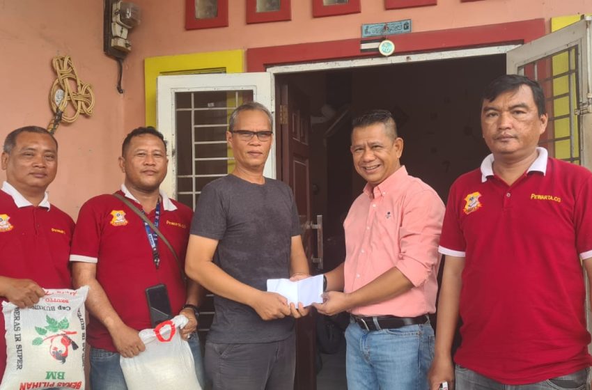  Jumat Barokah, Ketua Pewarta Jenguk dan Beri Bantuan kepada 2 Wartawan Senior yang Sakit
