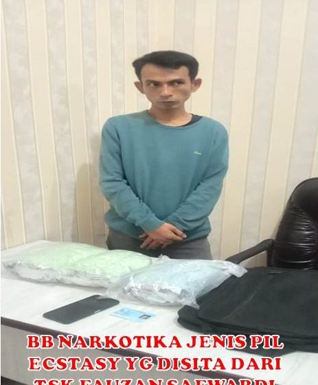  Polda Sumut Ringkus 2 Kurir 16.730 Butir Pil Ekstasi