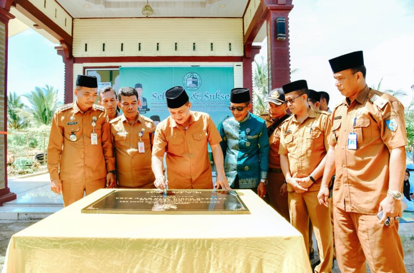  Bupati Zahir Resmikan Gedung Baru di Pondok Pesantren Darul Atiq Guna Dukung Segala Aspek Pendidikan