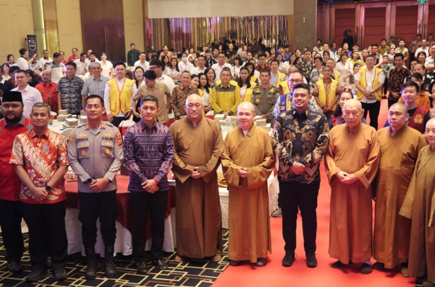  Kapolrestabes Hadiri Acara Peringatan Hari Raya Waisak Pemko Medan