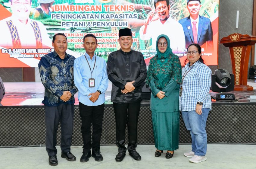  Bimtek Kapasitas Petani dan Penyuluh Usaha Pertanian, Bupati Zahir Tekankan Program Harus Diikuti Total