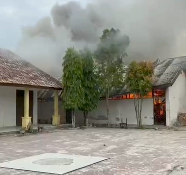  Dua Ruang Kelas SDN 09 Sei Mujur Batu Bara “Hangus”, Penyebab Kebakaran Belum Diketahui? 
