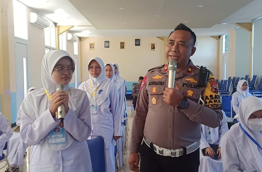  Polresta Pati Kolaborasi MPLS Dengan Dikmas Lantas Sasar SMA Al Azhar