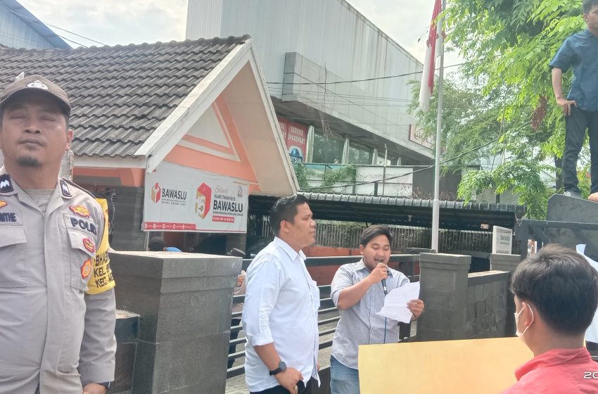  Demo Aliansi Kawal Pemilu, Tolak Komisioner KPU dan Bawaslu Tapteng Melanggar Etik