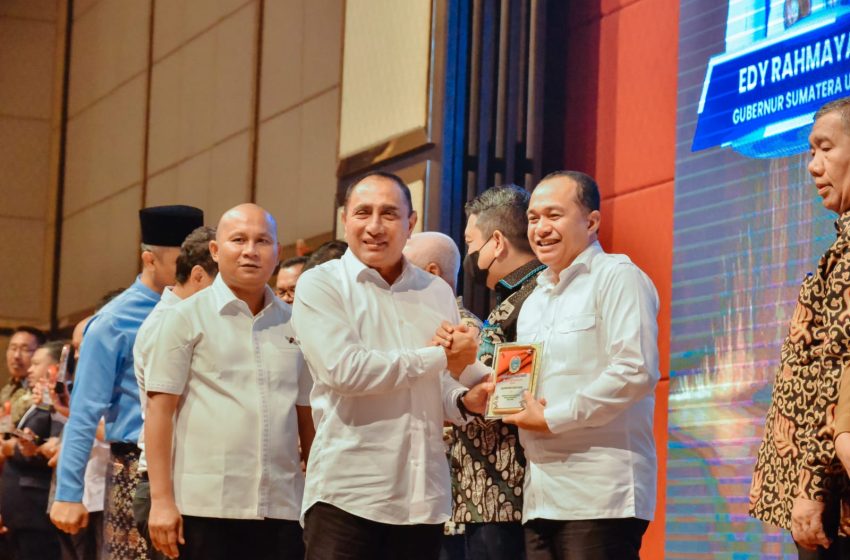  Raih Opini WTP 5 Tahun Berturut-turut, Pemkab Batu Bara Terima Penghargaan dari Pemprov Sumut