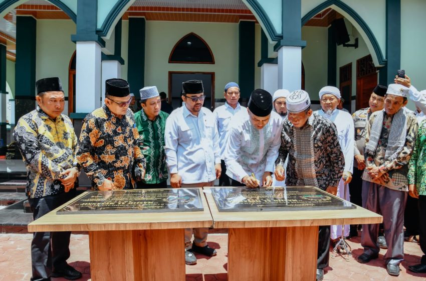  Bupati Zahir Dampingi Wagub Musa Resmikan Masjid Al-Musannif