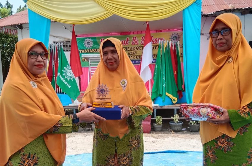  PD Aisyiyah Batu Bara Beri Plakat Penghargaan Kepada Sesepuh ‘Aisyiyah