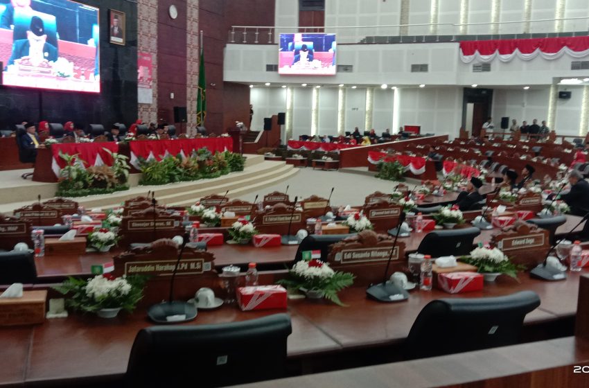  Paripurna Mendengarkan Pidato Presiden, Legislator Hanura Riri Stephanie Siregar Datang Terlambat