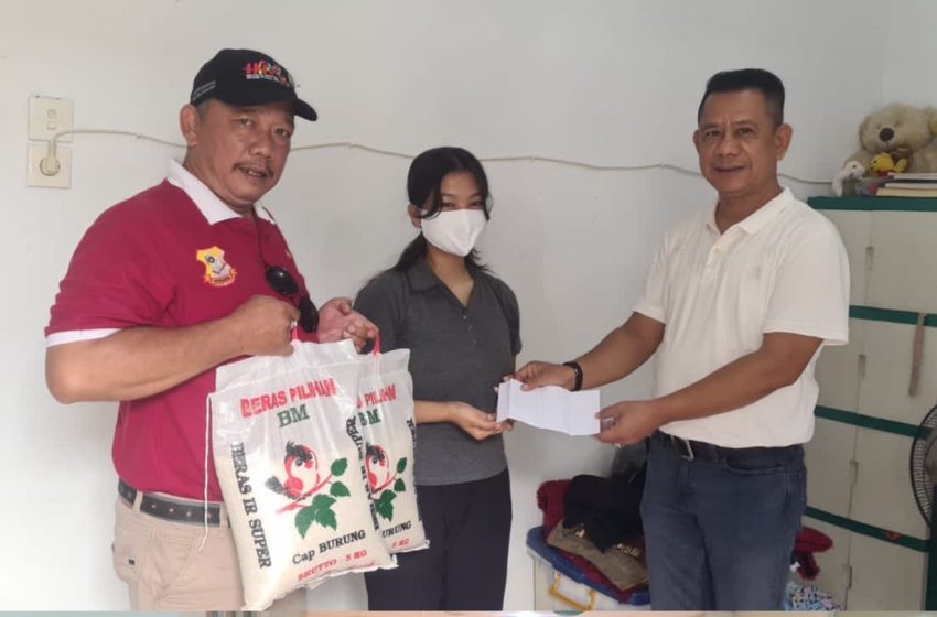  Jumat Barokah, Ketua Pewarta Berikan Santunan kepada Sekretaris Pewarta.co dan Orang Tua Wartawan Suryanto yang Sakit