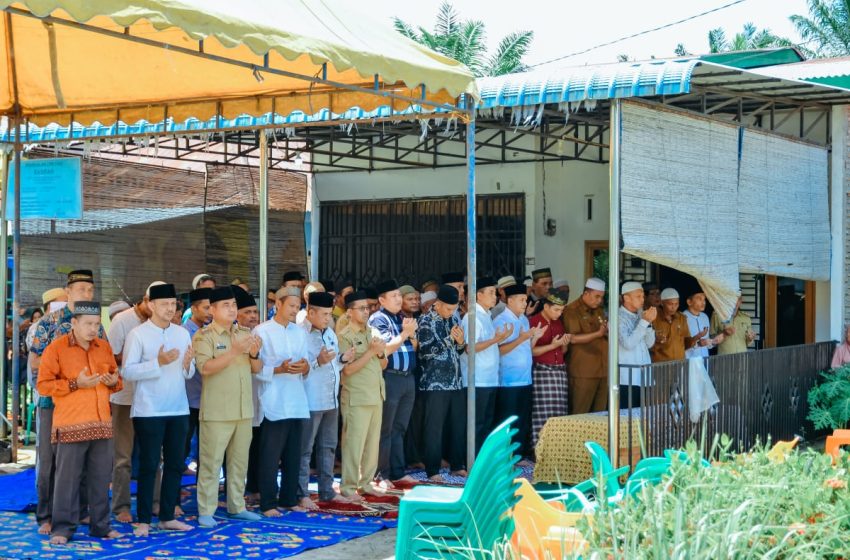  Bupati Zahir Pimpin Upacara Pelepasan Jenazah Camat Talawi