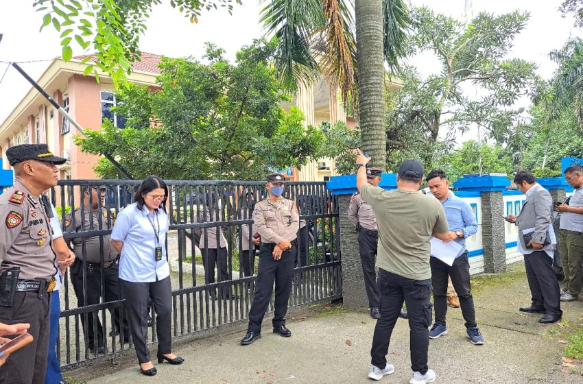  Puluhan Massa Geruduk PTUN Medan, Kasus Melibatkan Legislator Golkar Jangan Diintervensi 