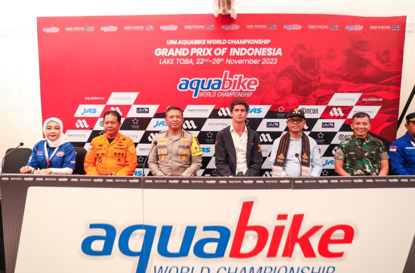  Meski Diguyur Hujan, Ribuan Penonton Saksikan Aquabike World Championship 2023 di Balige