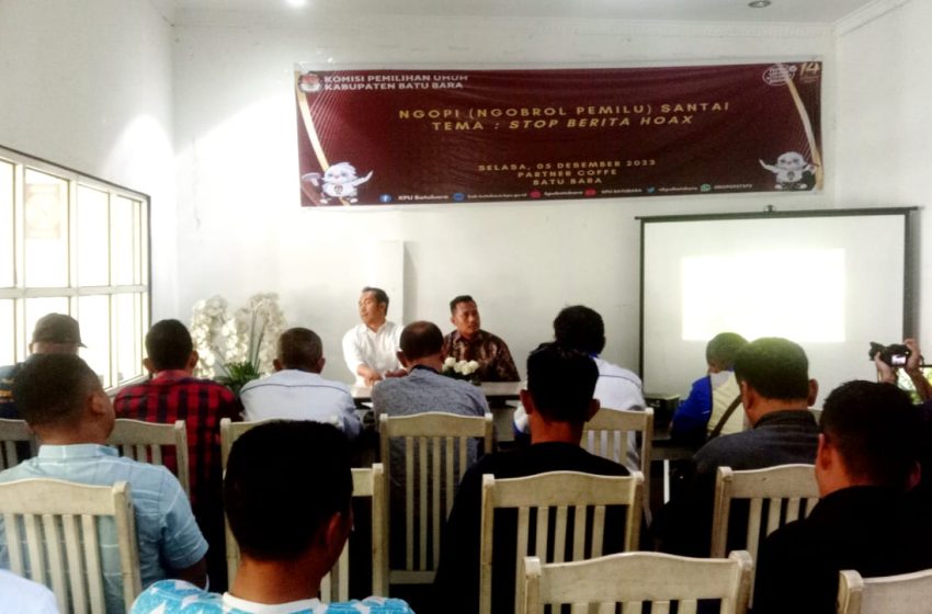  KPU Batu Bara Gelar Sosialisasi “Ngopi” Bersama Wartawan Guna Cegah Berita Hoax