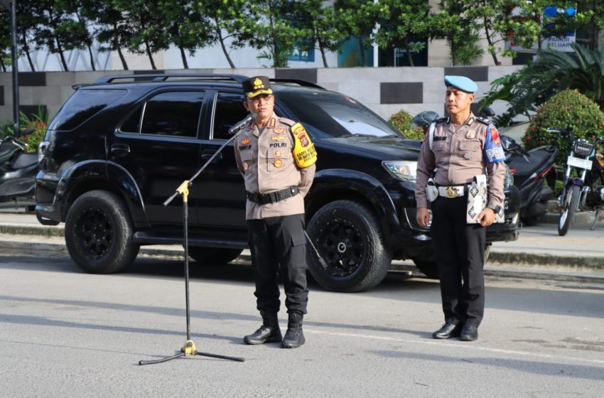  Kapolrestabes Medan Pimpin Apel Pengamanan Malam Tahun Baru di Jalan Pulau Pinang