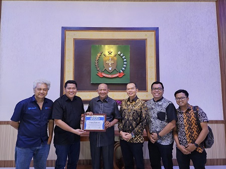  Peduli Stunting di Langkat, Syah Afandin Terima Penghargaan Tribunmedan.com