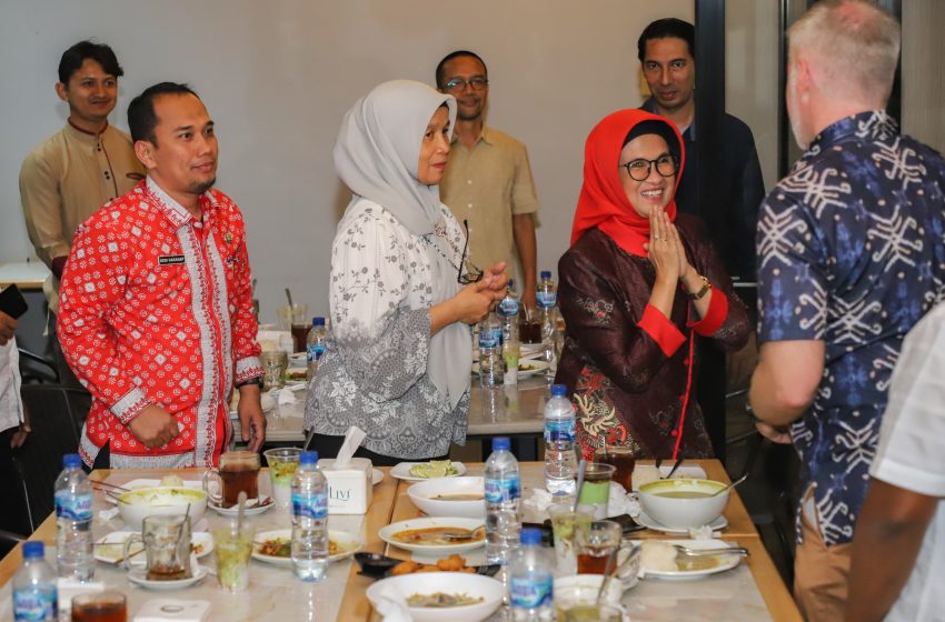  Wali Kota dan USAID IUWASH Diskusi Dirangkai Bukber di Vife Cafe