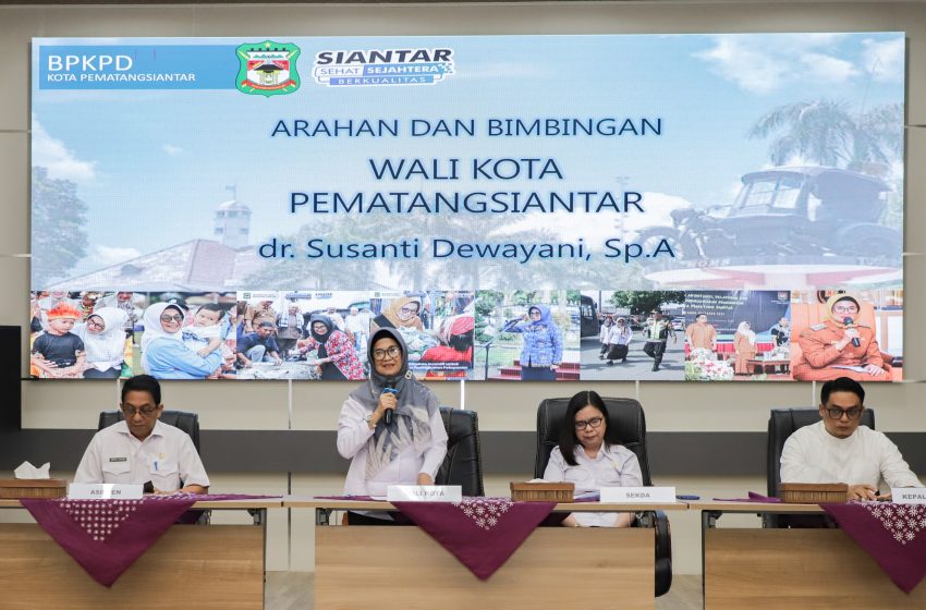  dr Susanti Serahkan DHKP & SPPT PBB P-2Tahun 2024 Kepada Para Camat