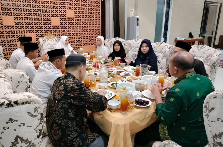  Pj.Bupati Langkat Berbuka Puasa dengan Anak-anak Yatim Piatu