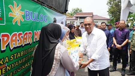 Pj Bupati Langkat Gelar Gerakan Pasar Murah di Kecamatan Sei Lepan