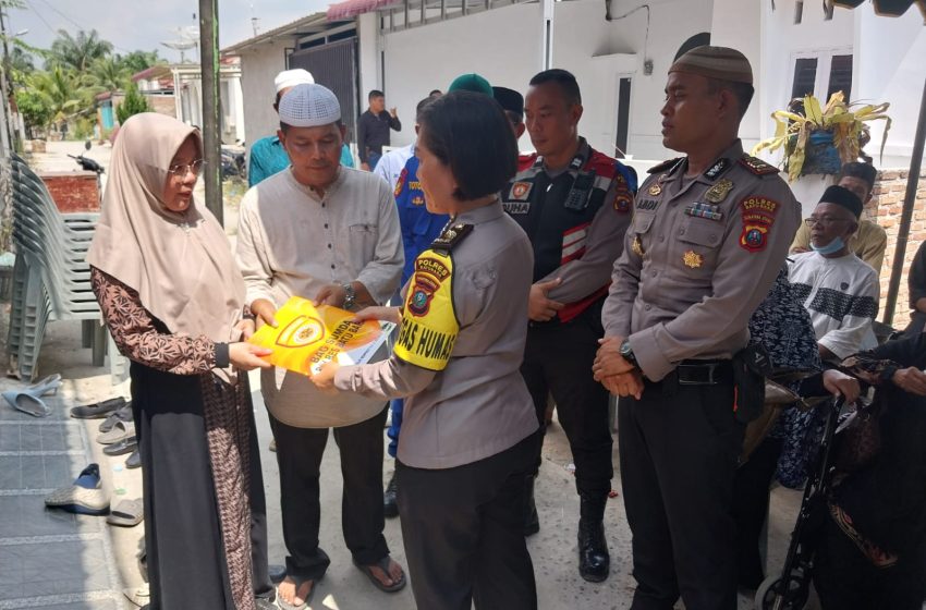  Kapolres Batu Bara Melayat Ke Rumah Duka Orang Tua Personil Polres Batu Bara