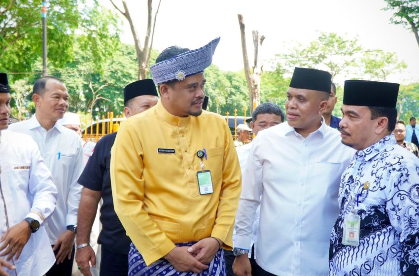  Bobby Nasution Kenakan Busana Adat Melayu di Halal Bihalal Pemkab Langkat, PJ Bupati Langkat Sambut dengan Senyum Bahagia