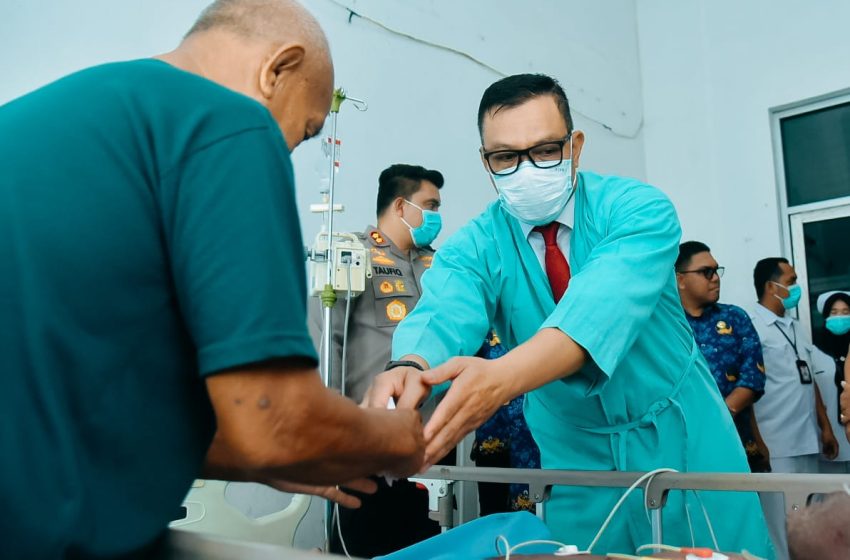  Pj. Bupati Batu Bara Bersama Kapolres Berikan Santunan Korban Kebakaran