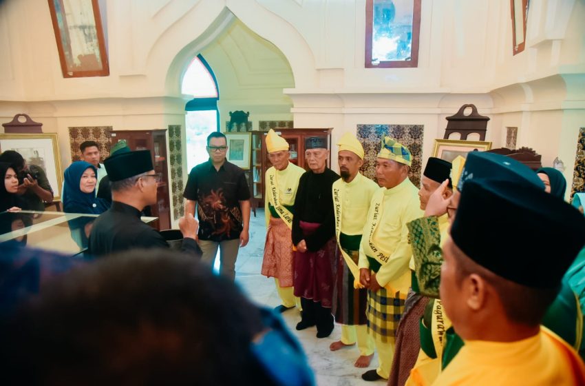  Pj. Bupati Batu Bara Boyong 11 Zuriat Kedatukan Bawa Ke Siak Gali Sejarah