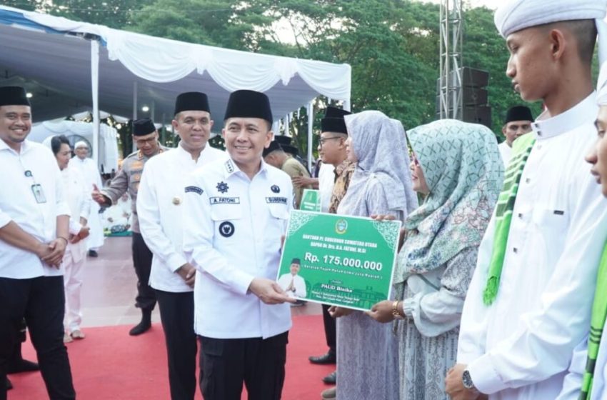 Walikota Medan hadiahkan umroh kepada warga Langkat, dalam Safari Dakwah dan Tabligh Akbar, Dukung Kesuksesan PON XXI Aceh-Sumut 2024