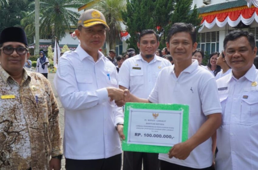  Pj. Bupati Langkat diwakili Sekda Amril Lepas 101 Kontingen Pesparawi: Optimisme Harumkan Nama Langkat di Ajang Provinsi