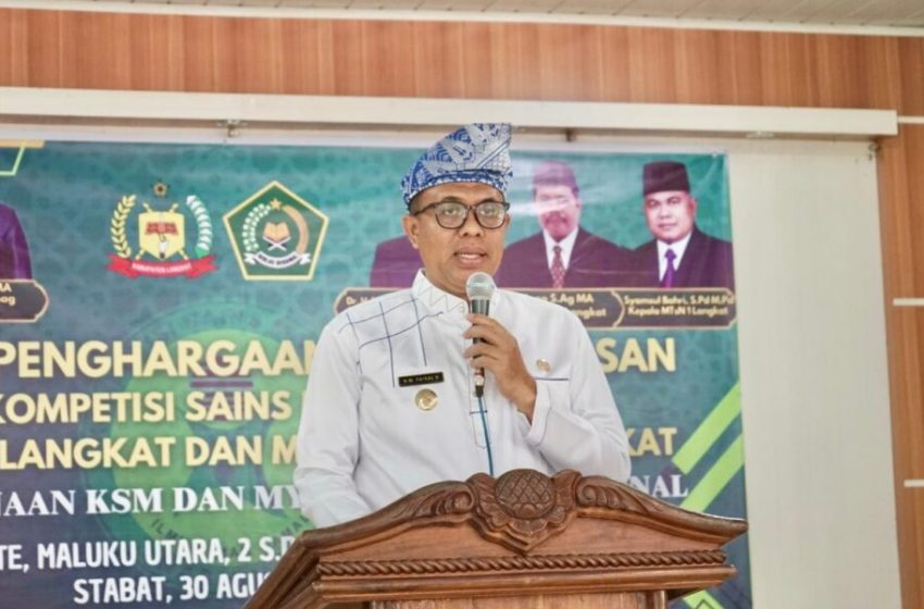  Pj. Bupati Langkat Faisal Hasrimy Beri Penghargaan kepada Peserta KSM dan MYRES: Prestasi Anak Muda Langkat Harumkan Nama Daerah