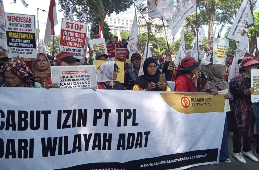  Massa Kecewa Legislator Golkar DPRDSU Baru Belajar Ranperda Masyarakat Adat