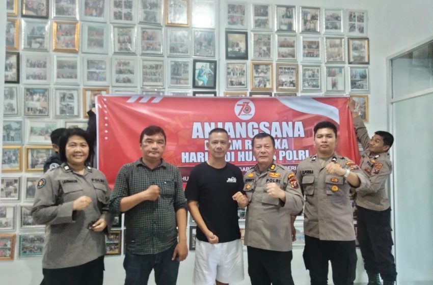  Jenguk Ketua Pewarta Polrestabes Medan di Jalan Bromo, AKBP Sonny Siregar : Stroke Bisa Sembuh Tetap Semangat dan Percaya Diri