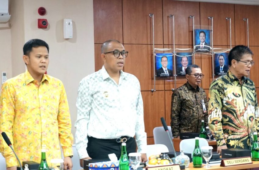  Pj Bupati Langkat Hadiri RUPS Luar Biasa Bank Sumut: Bahas Perubahan Pengurus dan DPS