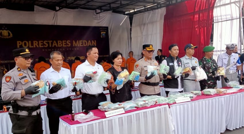  Polrestabes Medan Musnahkan Sabu 24.095,31 dan Piil Ekstasi Sebanyak 69.426 butir, Kombes Gidion : Polisi Selamatkan 314.183 jiwa.