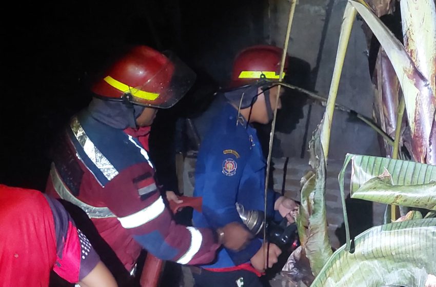  Rumah di Batu Bara Terbakar Tengah Malam, Polsek Lima Puluh Lakukan Penyelidikan